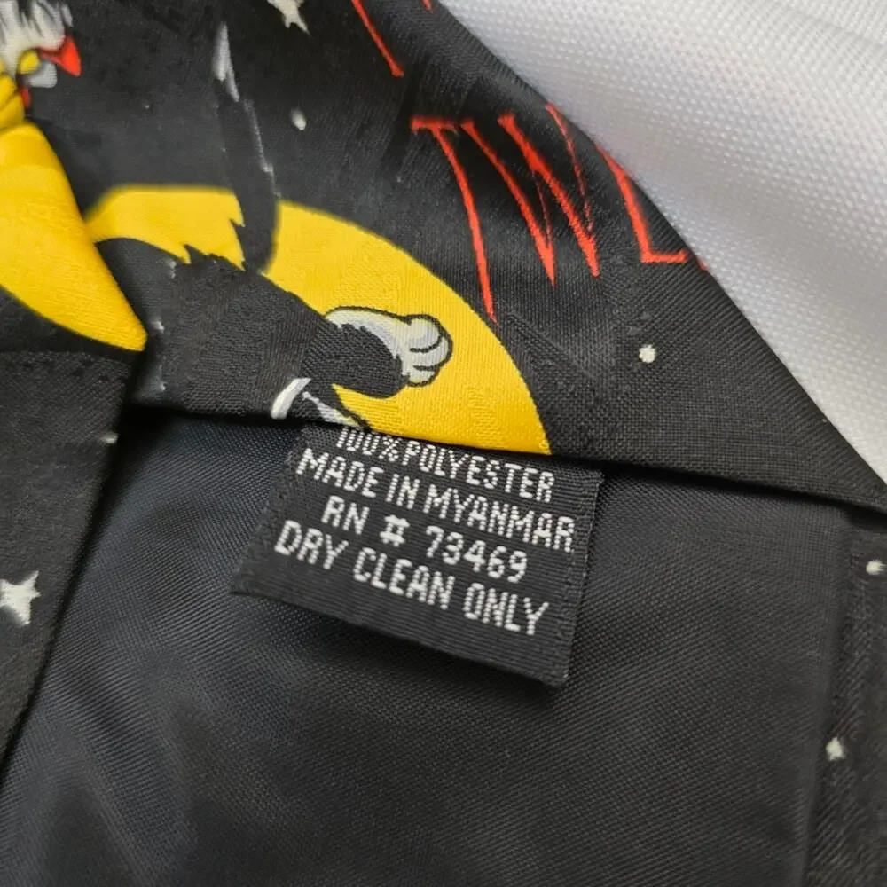 Vtg 1995 Looney Tunes Mania Halloween Tie Twick or Tweet Moon Novelty Necktie